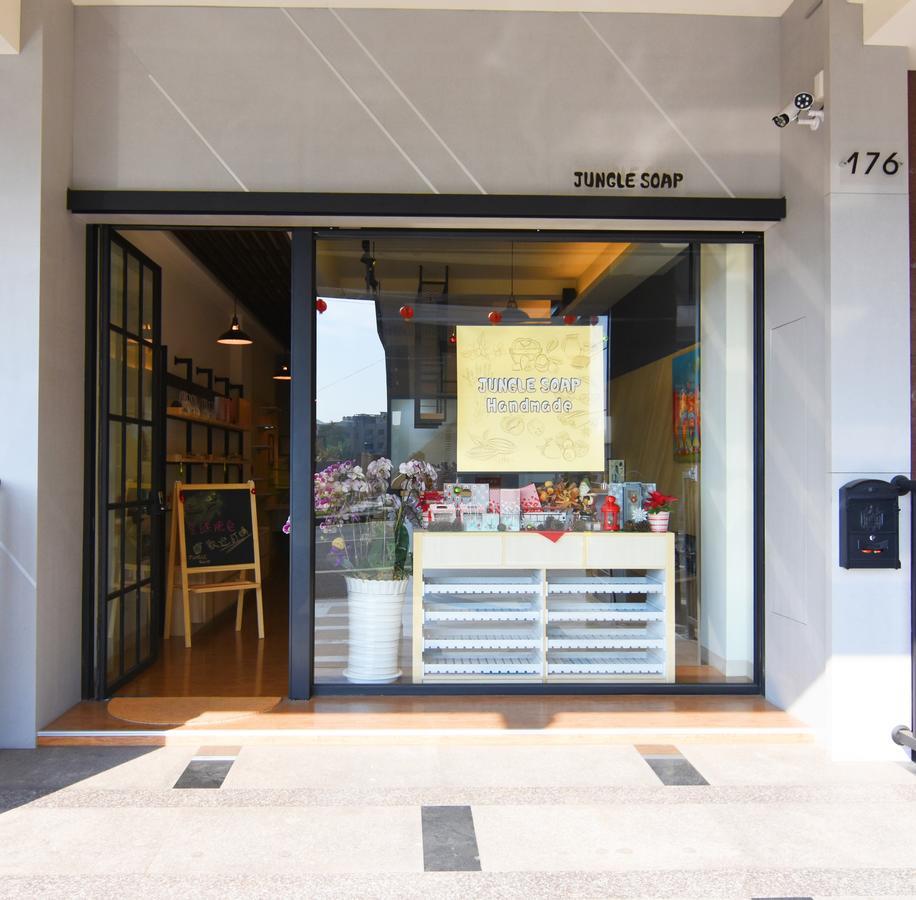 Jungle Long S T A Y Tainan Exterior photo